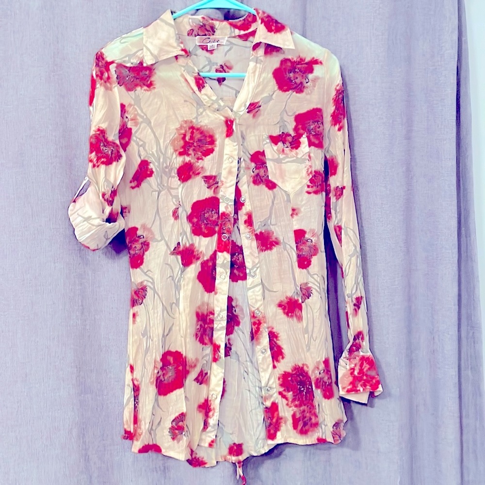 Cecico blouse small. No stretch. So beautiful